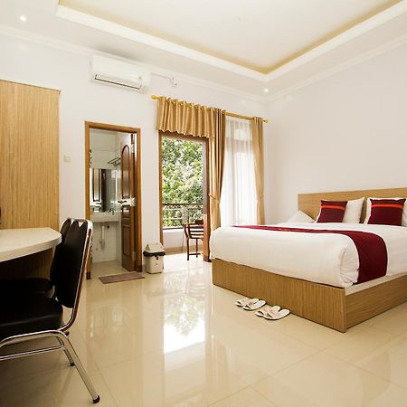 Banua Raya Homestay Yogyakarta Ngoại thất bức ảnh