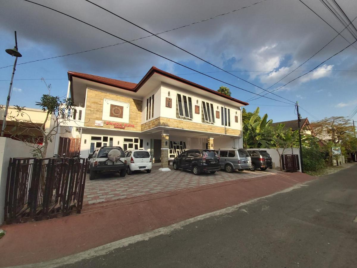 Banua Raya Homestay Yogyakarta Ngoại thất bức ảnh