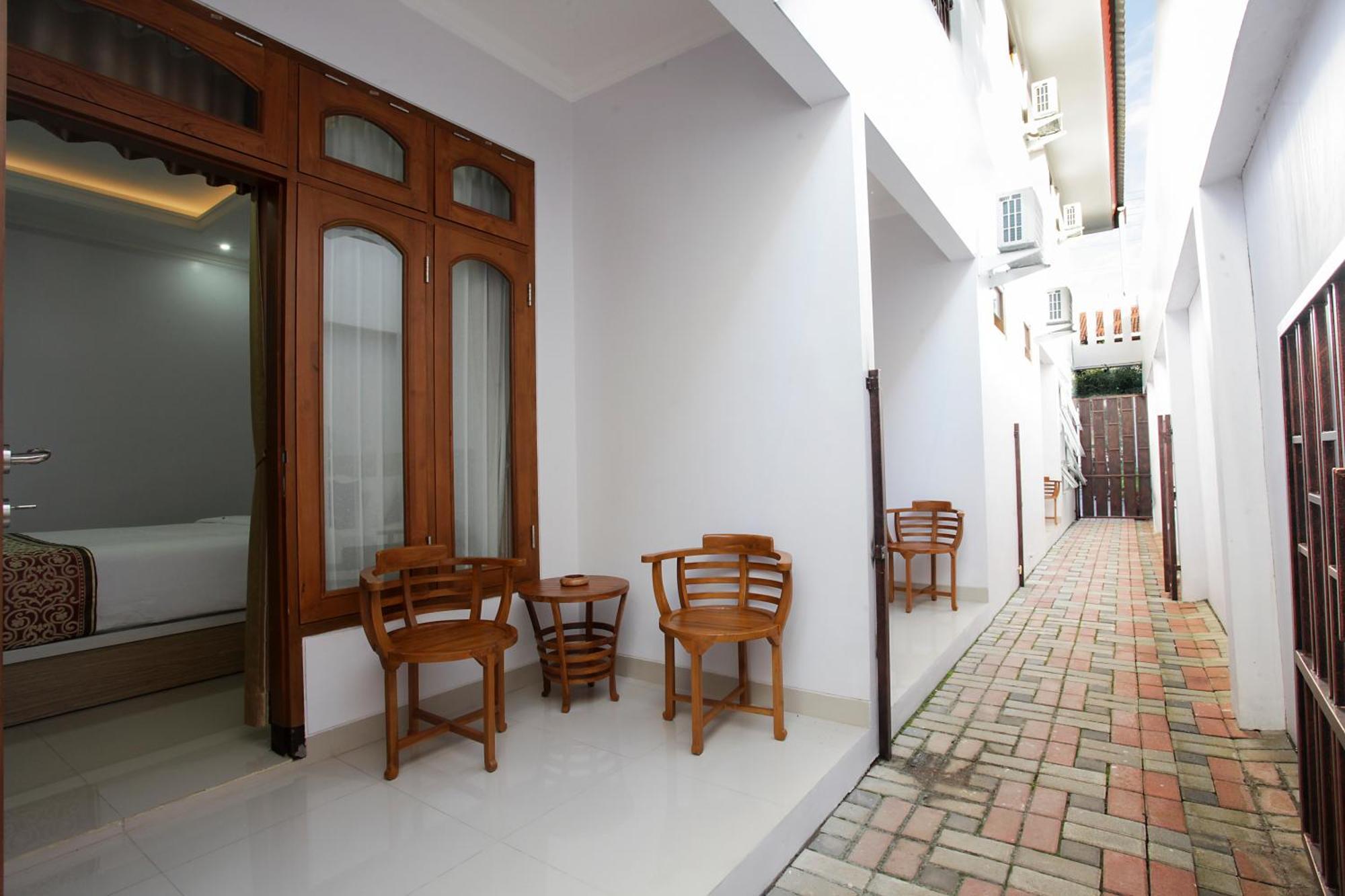 Banua Raya Homestay Yogyakarta Ngoại thất bức ảnh