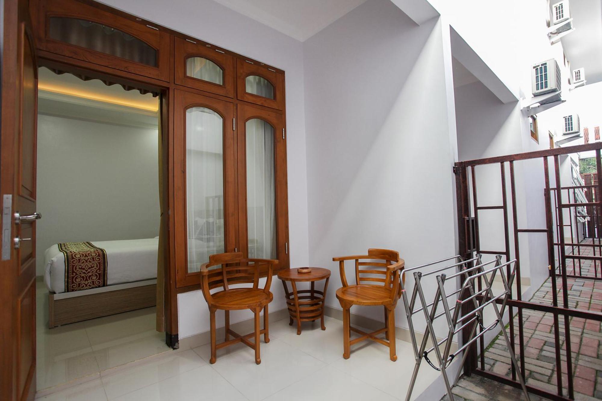 Banua Raya Homestay Yogyakarta Ngoại thất bức ảnh