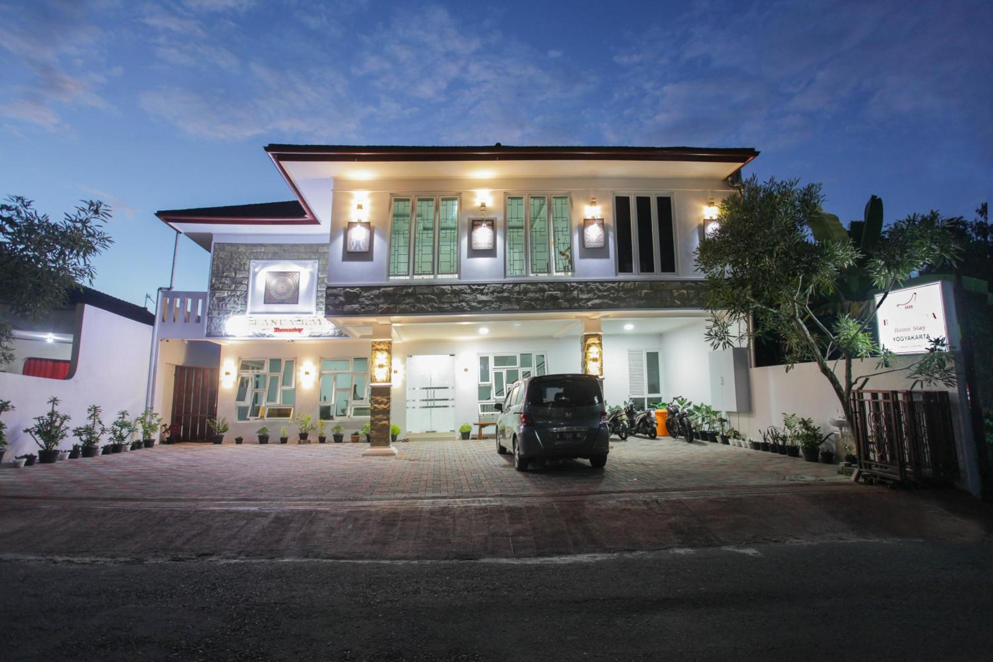 Banua Raya Homestay Yogyakarta Ngoại thất bức ảnh